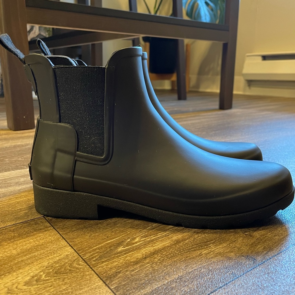 Hunter Women’s Refined Slim Fit Chelsea Boots